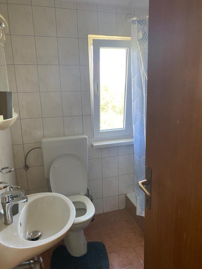 Someplace Apartment *